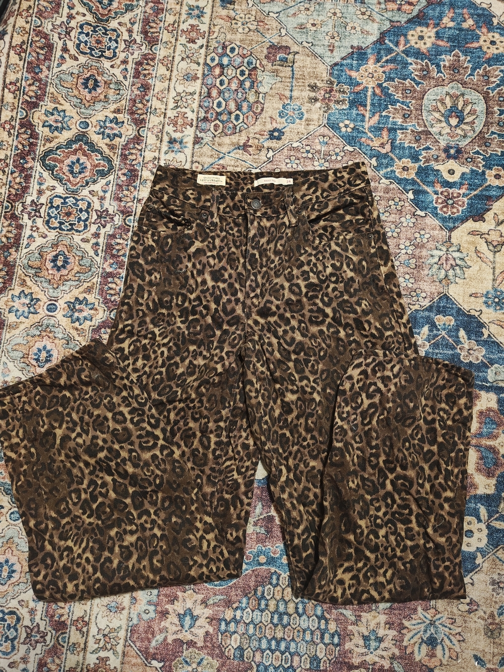 Levi's High-Rise Baggy Dad Leopard Print Jeans - Brown/Black - Picture 2 of 4